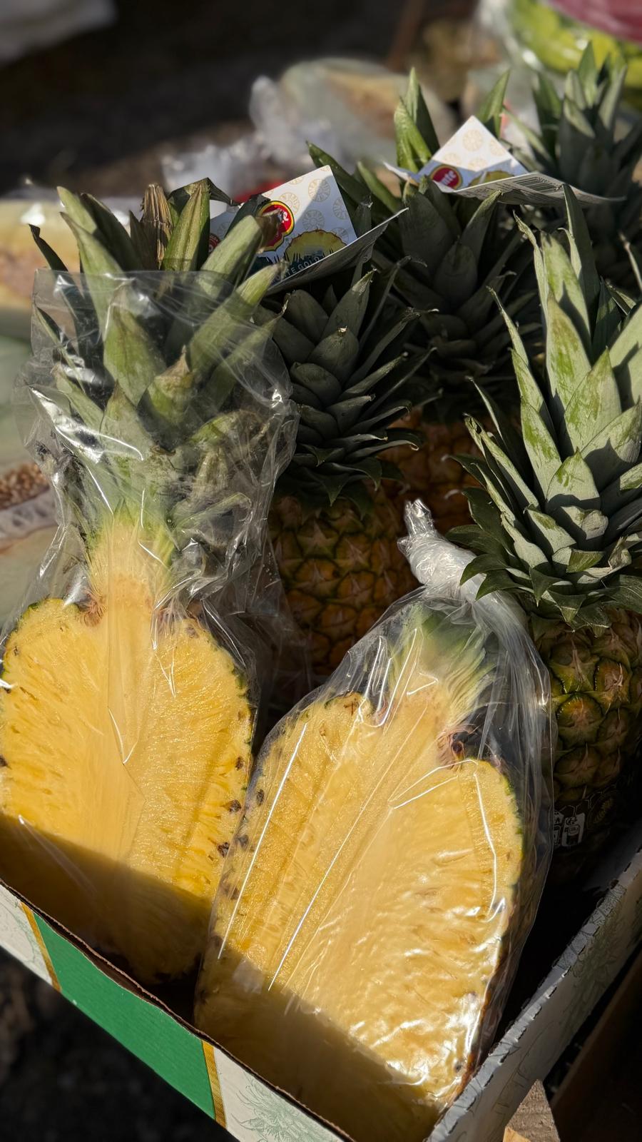 Abacaxi fresco — Frutas da July Frutas & Legumes